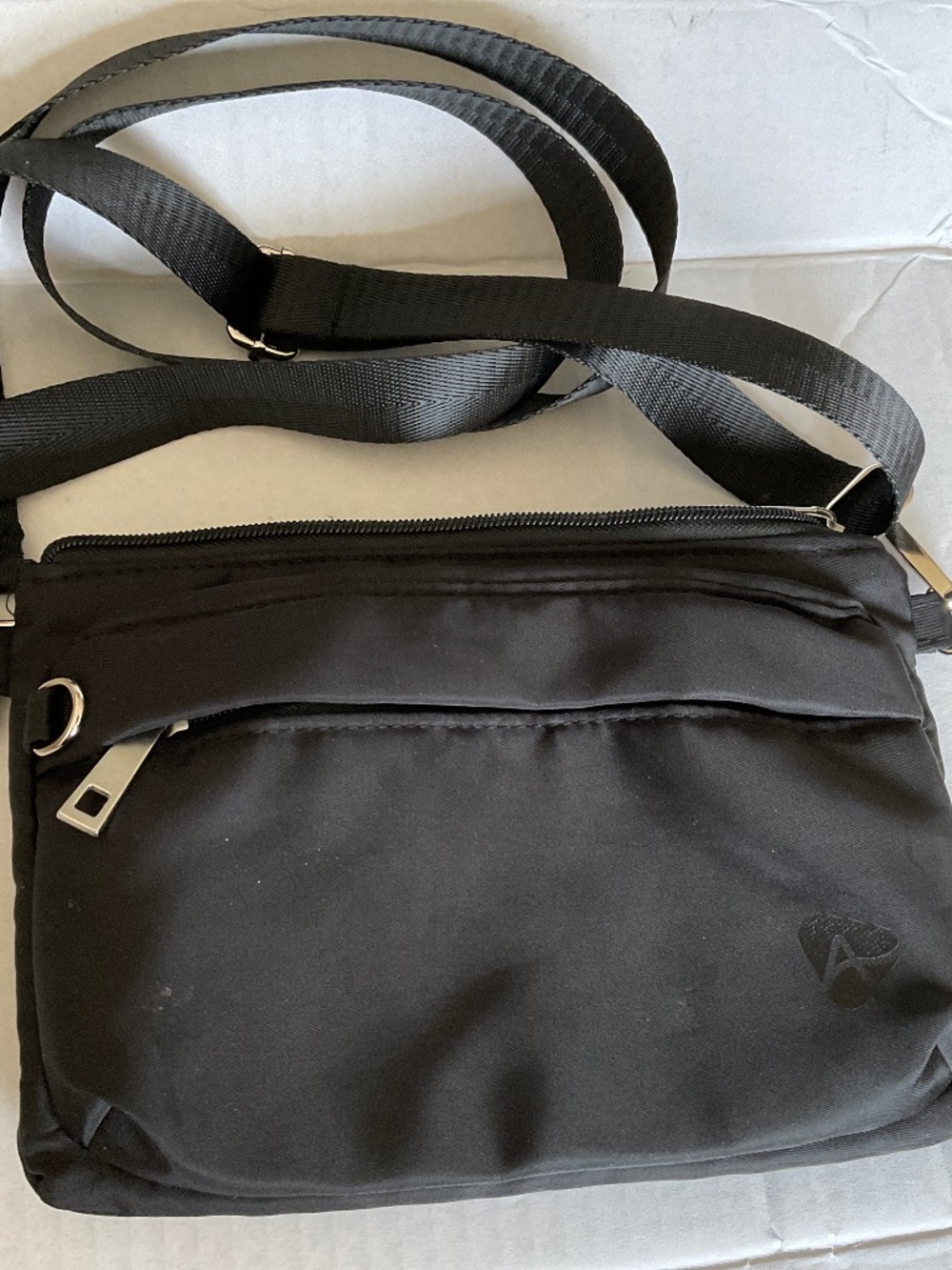 Active Zone Crossbody bag
